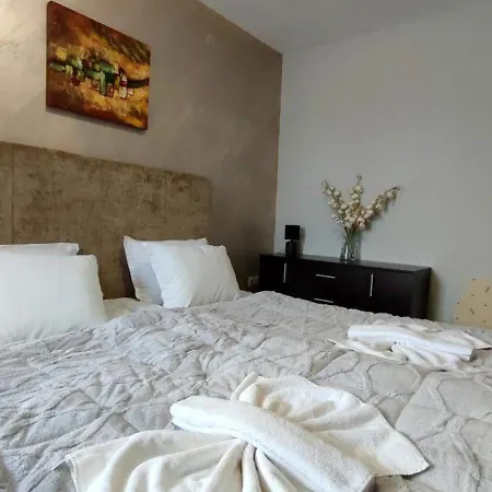 Florimont Heights Complex 반스코