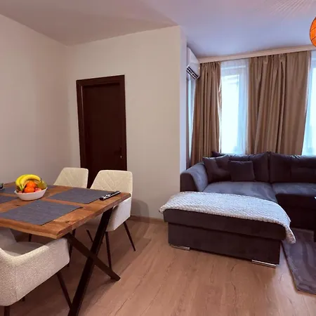 Florimont Heights Complex 3* 반스코