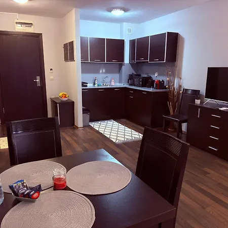 מלון דירות Florimont Heights Complex בנסקו