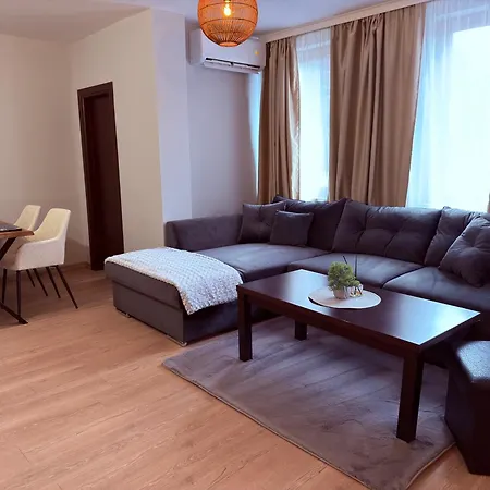 מלון דירות Florimont Heights Complex 3*